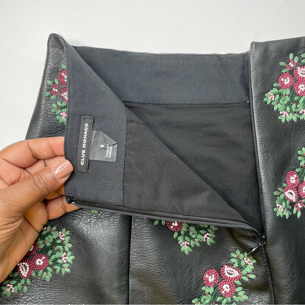 Club Monaco Faux Leather Skirt Black A-Line Floral Print, Size 4 - Picture 6 of 13